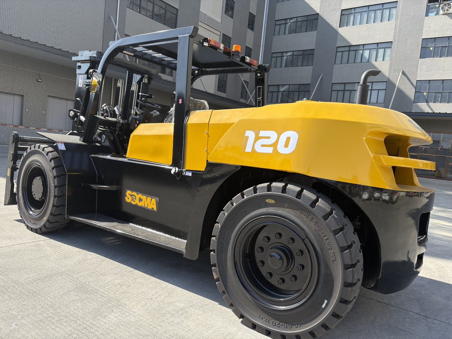 12ΤΟΝΝΟ  ISUZU ΚΙΝΗΤΗΡΑ ,(ΔΟΥΛΕΥΕΙ ΚΑΙ ΜΕΣΑ ΣΤΟ ΚΟΝΤΕΙΝΕΡ)